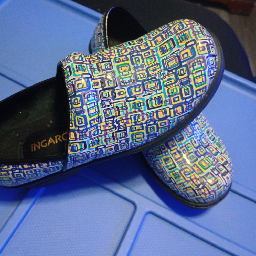 Blue and Green Mosaic Slippers with Artistic Pattern